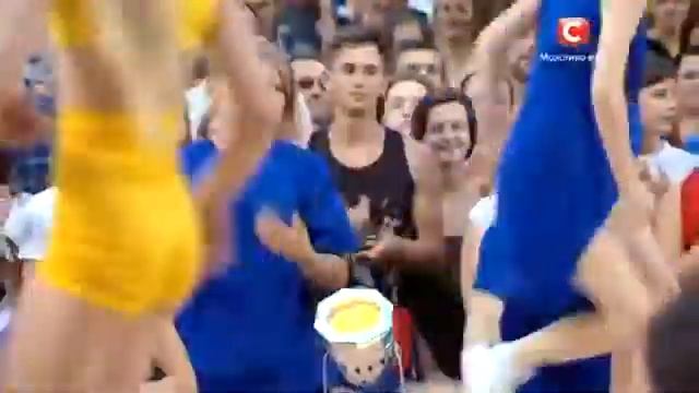 Батл по танцом Аня против Жени смотреть онлайн