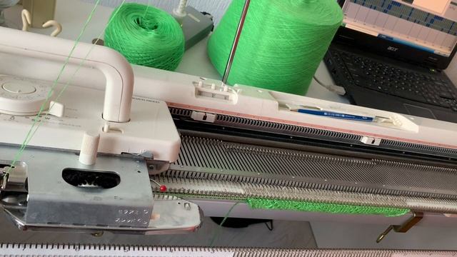 Ложный ажур Панчлейс на вязальной машине смотреть онлайн