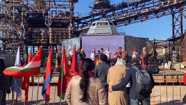 Нас НИЧТО не остановит! Как в Крыму отмечают ВОССОЕДИНЕНИЕ с Россией. Атмосфера в Севастополе. смотреть онлайн