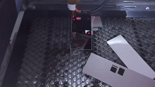 Шильдики на станке WATTSAN 0203.Nameplates On The WATTSAN 0203 Machine.