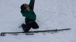 Учимся складывать лыжи с креплением NN 75