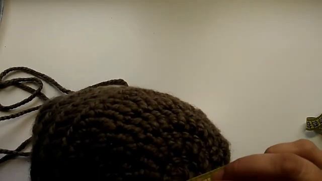 Шляпа крючком из толстой пряжи. смотреть онлайн