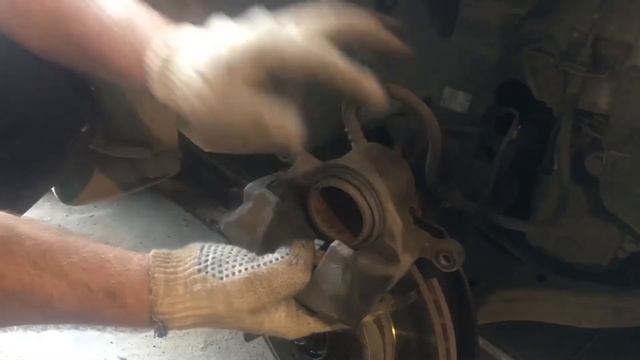 Борт журнал HONDA STREAM - замена тормозных колодок передних смотреть онлайн