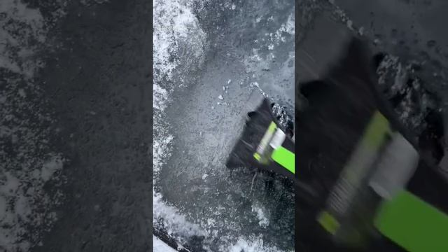 Как убрать наледь и разморозить стёкла автомобиля