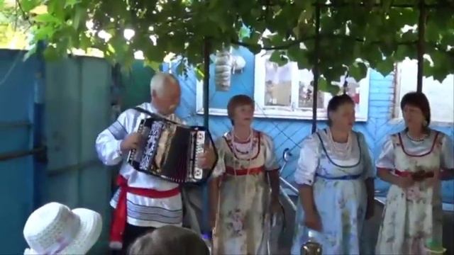 В саду гуляла смотреть онлайн