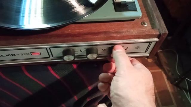 Виниловый проигрыватель Россия 323 1 мая 2021 г. смотреть онлайн