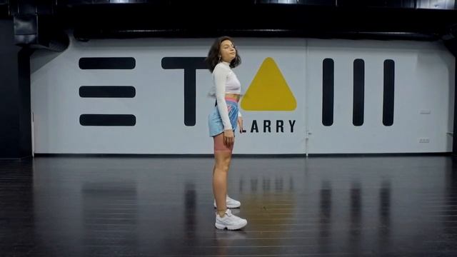 Reggaeton | Видеоурок @tatikretusheva x @etazhlarry смотреть онлайн