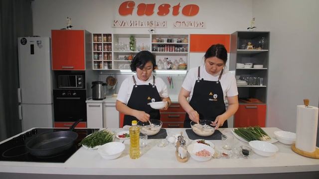 Готовим корейское блюдо Пхачжон | Let's EAT Together! 식사할까요? #10 파전