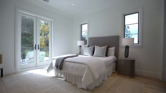 9520 Hidden Valley Road | Beverly Hills Post Office смотреть онлайн