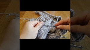 Свитер с аранами для мальчика 3-4 года спицами.(шалевый  воротник)