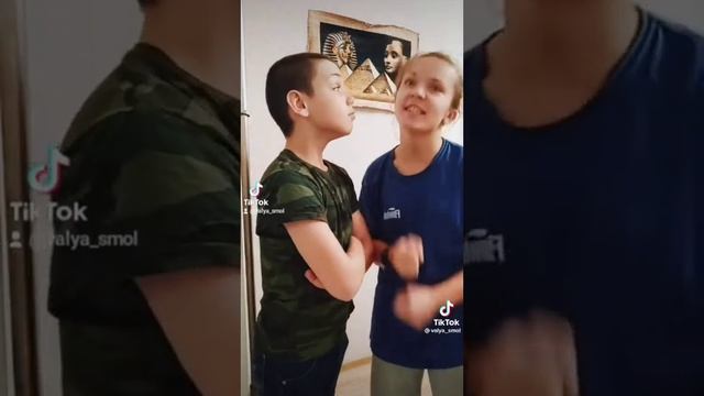 Я же не родная дочка,могу и настучать по почкам... смотреть онлайн