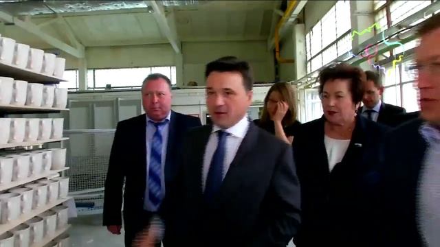 Главе МО подарили тарелку с логотипом «Наше Подмосковье» смотреть онлайн