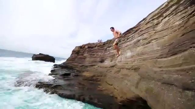Cliff Jumping Hawaii Proof смотреть онлайн