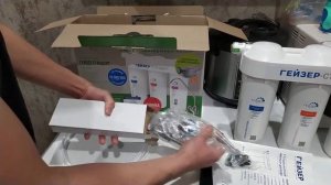 Распаковка - Фильтр питьевой воды Гейзер Стандарт