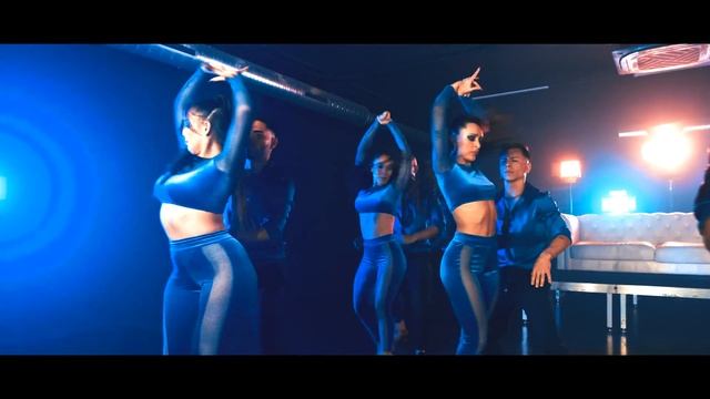 Daniel Santacruz - El Movimiento Del Amor / GRUPO ESENCIA , MARCO Y SARA / NEW SEASON BACHATA 2023 смотреть онлайн