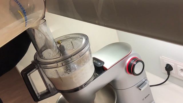 Bosch OptiMUM mit Universalmesser Bananenmilch herstellen MUM9 MUM9AX5S00 MUZ9VLP1 VeggieLove смотреть онлайн