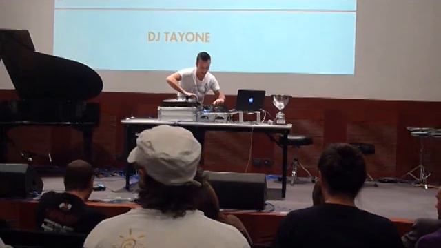 Tayone dei Videomind premiato Dj dell'anno al premio InSound смотреть онлайн