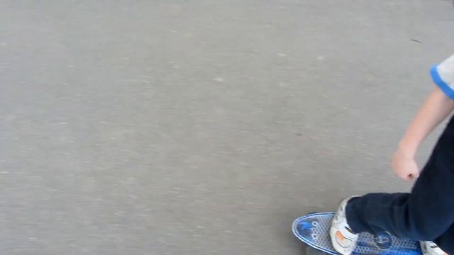 Как научить ребёнка кататься на скейте. Выбираем первый скейт. смотреть онлайн