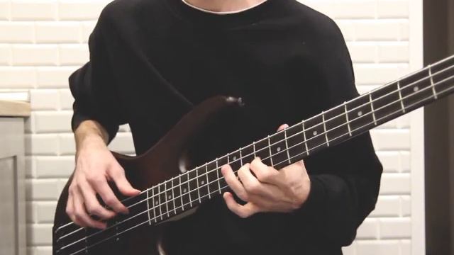 Muse - Hysteria (bass line) смотреть онлайн