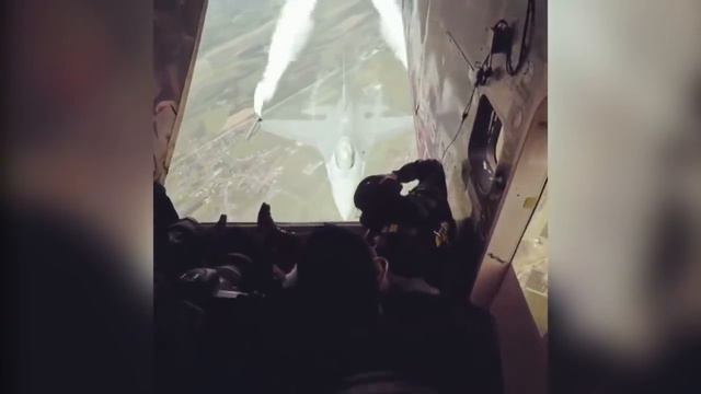 Man Gets HIT By Helicopter Rotor - Daily dose of aviation смотреть онлайн
