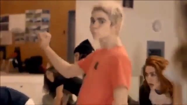 Cameron Boyce|| Берегу смотреть онлайн