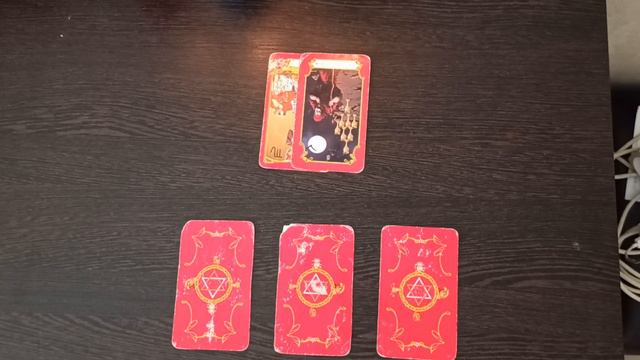 " Что говорит за моей спиной загаданный человек или группа людей?" Таро анализ ситуации. смотреть онлайн