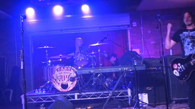 PHIL X AND THE DRILLS WALK ALL OVER YOU ULTIMATE JAM LUCKY STRIKE LIVE 11/4/2015 смотреть онлайн