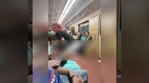 Неадекватная в метро