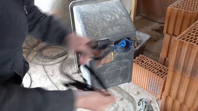 Sicherheitsschalter für Wiederanlaufschutz anschließen! ElektroM смотреть онлайн