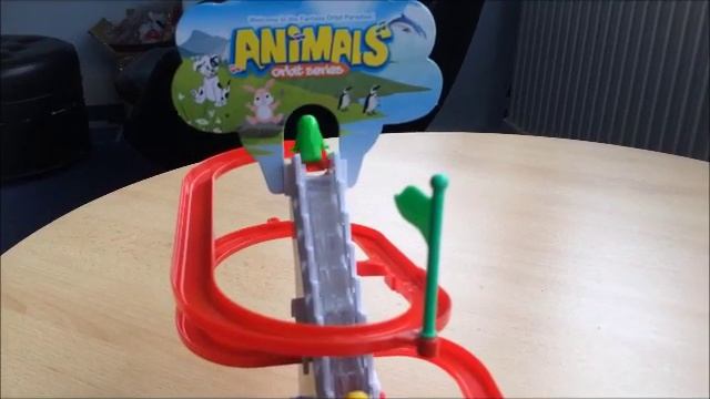 AMAZING Penguin Race Track Game! Awesome fun for kids! смотреть онлайн