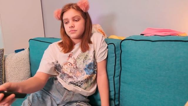 24 ЧАСА на ДИВАНЕ с подружкой @OreoVeronika