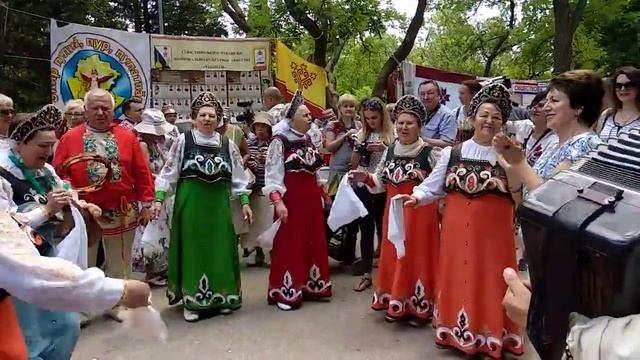 Алтабаева Екатерина Борисовна и народный хор "Коробейники" смотреть онлайн
