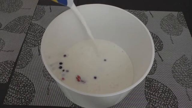 Молочный коктейль из мороженных ягод.Вкусно,просто,по-летнему. смотреть онлайн