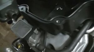 Honda Deauville 650 Замена воздушного фильтра.