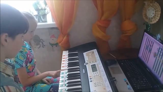 Модуль Нежное пиано (знакомство) + пьеса Булочки R1 смотреть онлайн