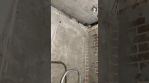 Перепланировка хрущевки . Демонтаж в ванной потолка пола стен в 9 этажном понельном доме
