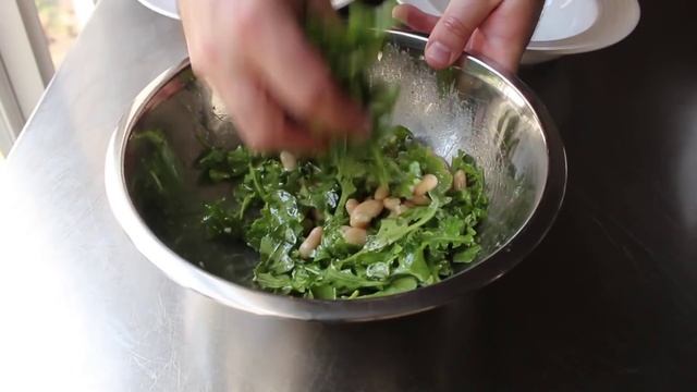 Warm Calamari Salad Recipe - How to Make a Warm Calamari Salad with Arugula & White Beans смотреть онлайн