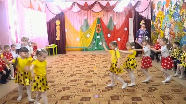 Танец: "Песенка с косичками" смотреть онлайн