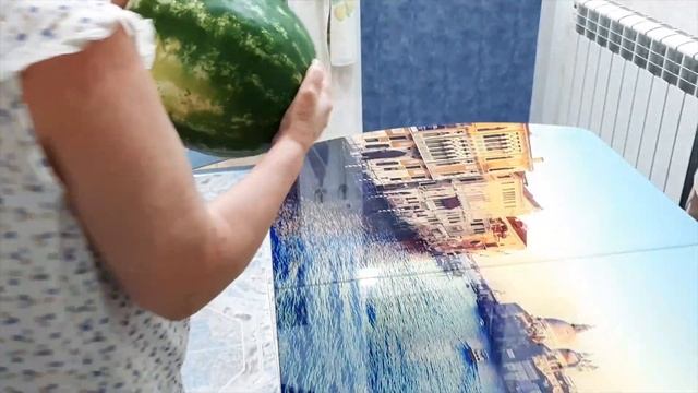 Ялта. Обзор продуктов с ОВОЩНОГО рынка смотреть онлайн