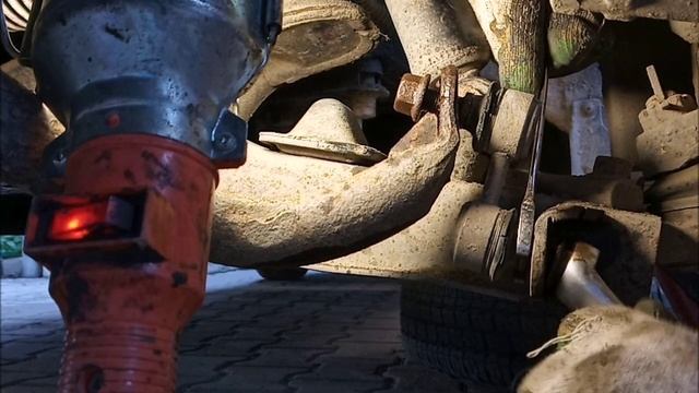 Пришла пора, меняю яйца хендай старекс. Замена стоек стабилизатора. смотреть онлайн