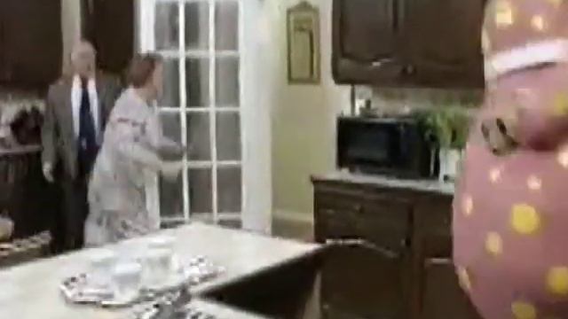 Hyacinth Bucket meets Mr Blobby. смотреть онлайн