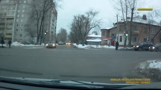 GTA по Уральски. Полицейский на капоте смотреть онлайн