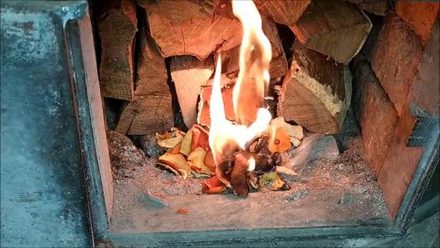 Разжигаю Печь МАНДАРИНАМИ смотреть онлайн