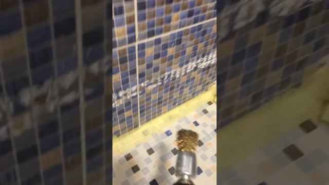 Снать герметик/силикон с (рельефной) плитки смотреть онлайн