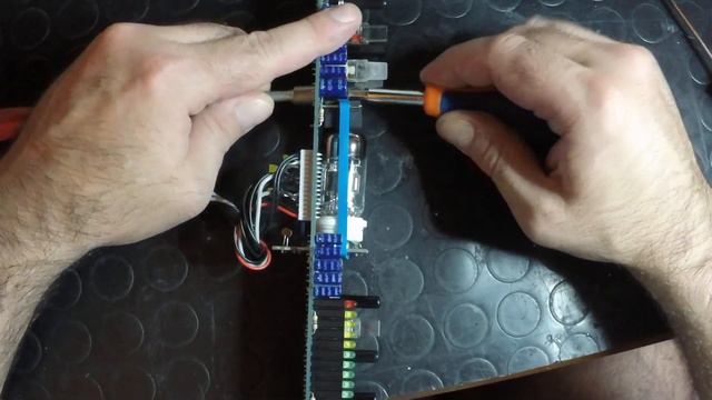BEHRINGER ULTRAGAIN MIC2200 - TUBE REPLACEMENT PROCEDURE смотреть онлайн