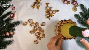 Новогодний декор - ананас из конфет на бутылку шампанского