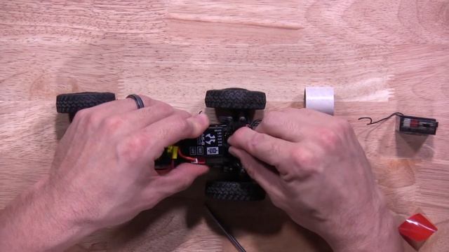 From the Tech Desk: How to switch out your ESC/RX in your Axial scx24 смотреть онлайн
