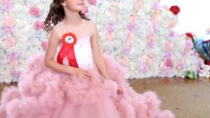 Девочки, сестрёнки в платье облако, Альбина и Кристина, 17.05.17, slow Motion