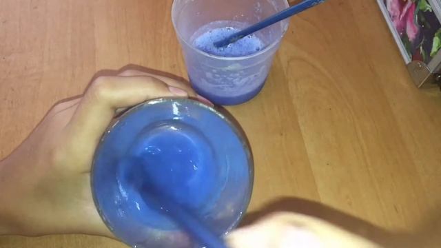 Рецепт лизуна{из капсул для стирки}Проверяю странный рецепт лизуна❗️?Из капсул Tide и Ariel?? смотреть онлайн