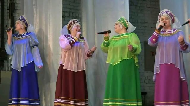 "Синеглазая Россияночка"- исп. ансамбль "Хорошее настроение" ( Мучкап ) смотреть онлайн